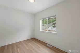 19013 E State Route 3, Allyn, WA 98524 - Photo 32