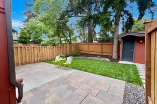 2138 N 113th St, Seattle, WA 98133 - Photo 32
