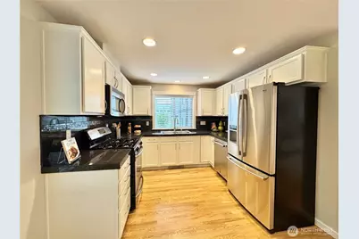 2138 N 113th Street #B, Seattle, WA 98133 - Photo 8