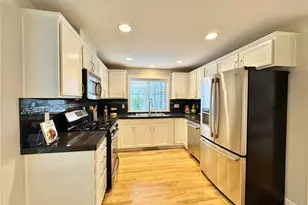 2138 N 113th St, Seattle, WA 98133 - Photo 8
