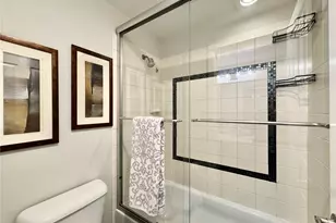 2138 N 113th St, Seattle, WA 98133 - Photo 12