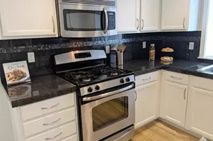 2138 N 113th St, Seattle, WA 98133 - Photo 10