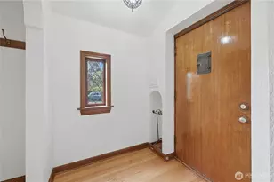 7550 21st Ave NE, Seattle, WA 98115 - Photo 4