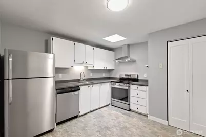 4308 NE Sunset Boulevard #V5, Renton, WA 98059 - Photo 4