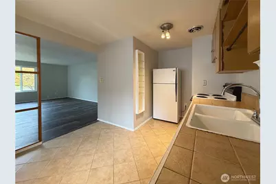 1409 NW 65th Street #1, Seattle, WA 98117 - Photo 8