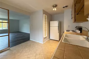 1409 NW 65th St, Seattle, WA 98117 - Photo 8