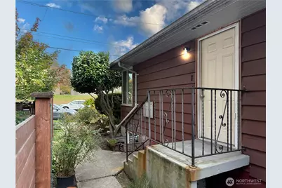 1409 NW 65th Street #1, Seattle, WA 98117 - Photo 2