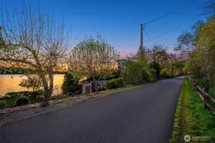 2033 E Lake Sammamish Pkwy NE, Sammamish, WA 98074 - Photo 32