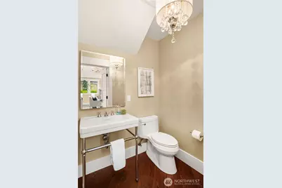 2033 E Lake Sammamish Parkway NE, Sammamish, WA 98074 - Photo 12