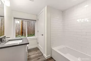 9251 N Ashworth Ave N, Seattle, WA 98103 - Photo 16