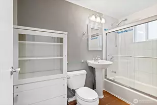 2905 E Olive St, Seattle, WA 98122 - Photo 14