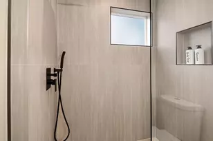 319 NW 87th St, Seattle, WA 98117 - Photo 12