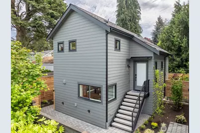 8126 12th Avenue SW, Seattle, WA 98106 - Photo 2
