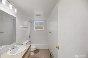 4324 Phinney Ave N, Seattle, WA 98103 - Photo 20