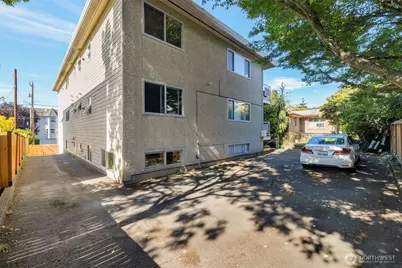 4324 Phinney Avenue N #1, Seattle, WA 98103 - Photo 18