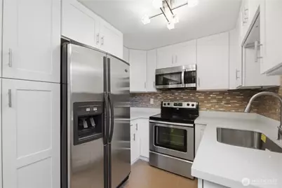 4324 Phinney Avenue N #1, Seattle, WA 98103 - Photo 8