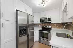 4324 Phinney Ave N, Seattle, WA 98103 - Photo 8