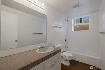 4324 Phinney Avenue N #1, Seattle, WA 98103 - Photo 16