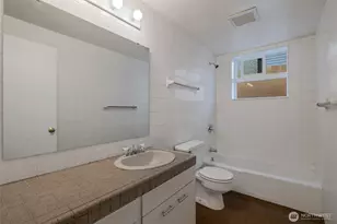 4324 Phinney Ave N, Seattle, WA 98103 - Photo 16