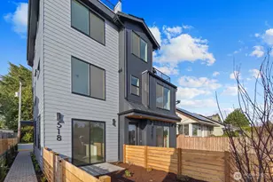 518 N 102nd St, Seattle, WA 98133 - Photo 4