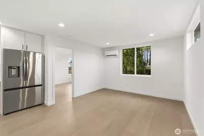 516 N 102nd Street, Seattle, WA 98133 - Photo 8