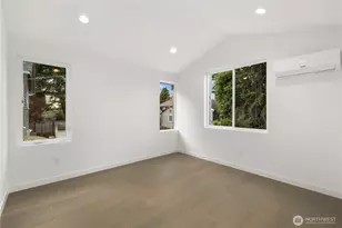 516 N 102nd St, Seattle, WA 98133 - Photo 12