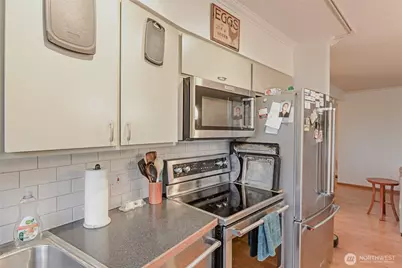 1910 Evergreen Park Drive SW #302, Olympia, WA 98502 - Photo 6