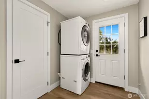 1402 N 136th St, Seattle, WA 98133 - Photo 20