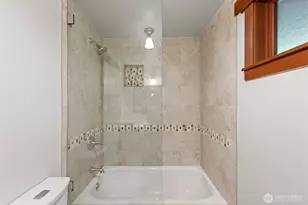 13002 NE 3rd St, Bellevue, WA 98005 - Photo 20