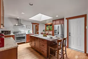 13002 NE 3rd St, Bellevue, WA 98005 - Photo 12