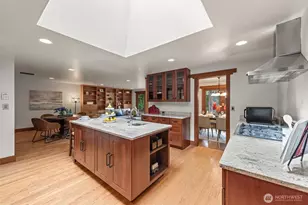 13002 NE 3rd St, Bellevue, WA 98005 - Photo 14