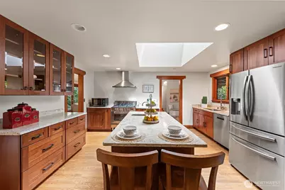 13002 NE 3rd Street, Bellevue, WA 98005 - Photo 12