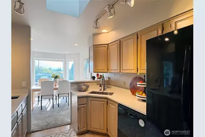 10834 NE 68th Street #B5, Kirkland, WA 98033 - Photo 12