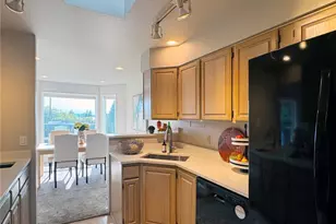 10834 NE 68th St, Kirkland, WA 98033 - Photo 12