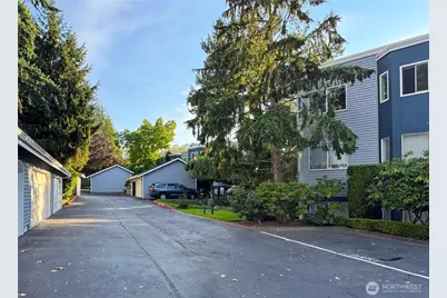 10834 NE 68th Street #B5, Kirkland, WA 98033 - Photo 28