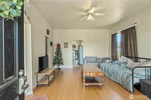 1008 W Wishkah St, Aberdeen, WA 98520 - Photo 2