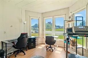 1008 W Wishkah St, Aberdeen, WA 98520 - Photo 4