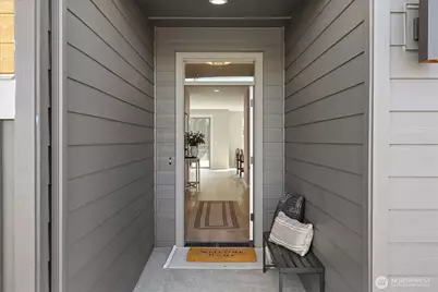 135 SE Airedale Ave, La Center, WA 98629 - Photo 2