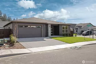 151 E Airedale Ave, La Center, WA 98629 - Photo 1
