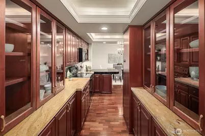 2565 Dexter Avenue N #303, Seattle, WA 98109 - Photo 22