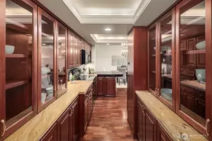 2565 Dexter Ave N, Seattle, WA 98109 - Photo 22
