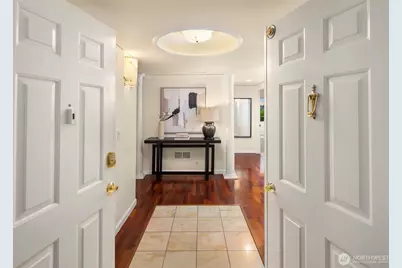 2565 Dexter Avenue N #303, Seattle, WA 98109 - Photo 6