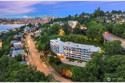 2565 Dexter Avenue N #303, Seattle, WA 98109 - Photo 36