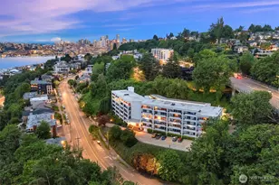2565 Dexter Ave N, Seattle, WA 98109 - Photo 36