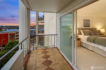 2565 Dexter Avenue N #303, Seattle, WA 98109 - Photo 28