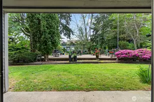 19428 Aurora Ave N, Shoreline, WA 98133 - Photo 16