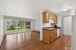 19428 Aurora Ave N, Shoreline, WA 98133 - Photo 8