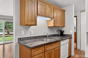 19428 Aurora Ave N, Shoreline, WA 98133 - Photo 12