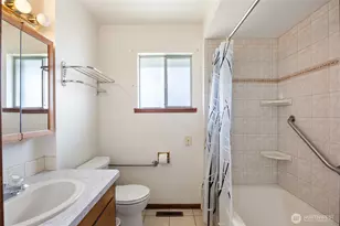 1273 Fairway Dr NE, Moses Lake, WA 98837 - Photo 12
