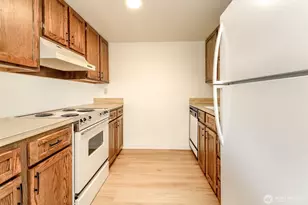 2431 S 248th St, Kent, WA 98032 - Photo 12